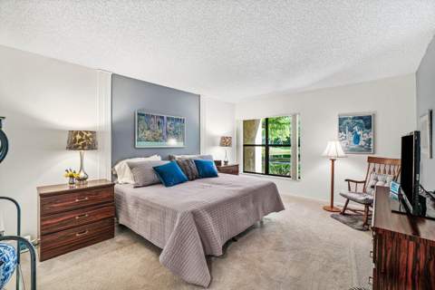 5087 Oakhill Lane, Delray Beach FL - photo 10 of 48