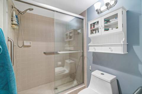 5087 Oakhill Lane, Delray Beach FL - photo 13 of 48
