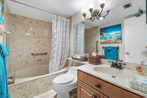 5087 Oakhill Lane, Delray Beach FL - photo 15 of 48