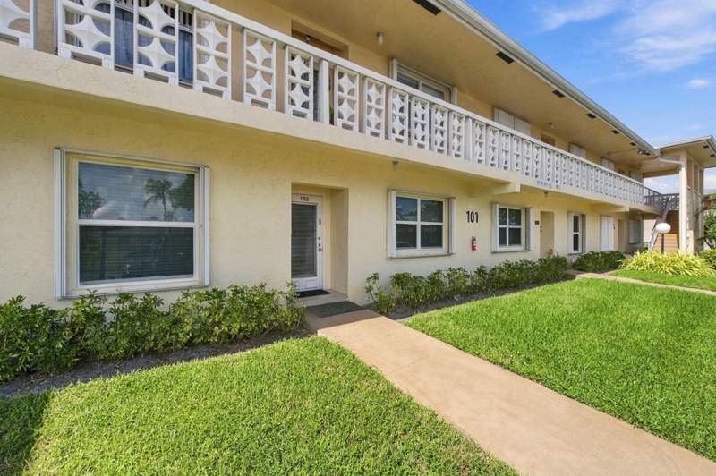 2 bedroom Condominium at 1541 NW 18th #102, Pines Of Delray North Condo, Delray Beach — photo 2