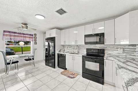 1541 NW 18th #102, Delray Beach FL - photo 16 of 53
