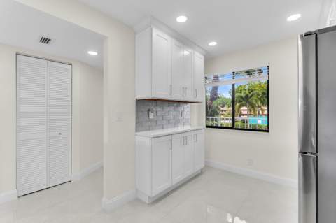 7320 Amberly Lane #208, Delray Beach FL - photo 8 of 64