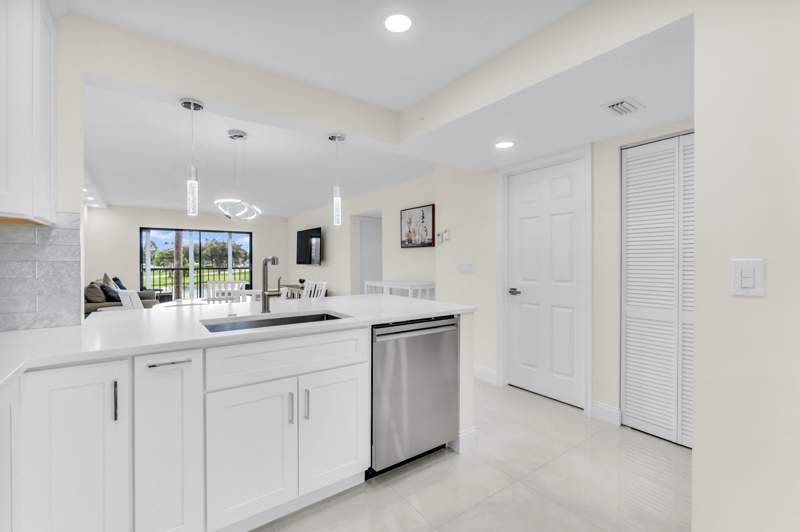 2 bedroom Condominium at 7320 Amberly Lane #208, Huntington Lakes Sec Four Condos, Delray Beach — photo 3