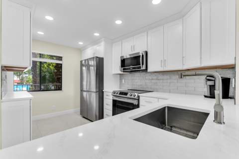 7320 Amberly Lane #208, Delray Beach FL - photo 7 of 64