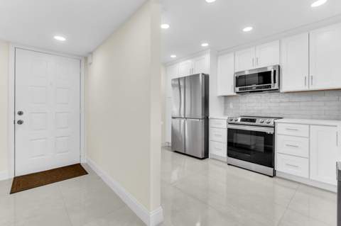 7320 Amberly Lane #208, Delray Beach FL - photo 10 of 64