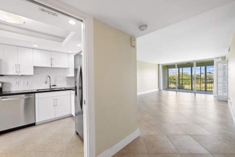 2851 S Palm Aire Drive #503, Pompano Beach FL - photo 6 of 24