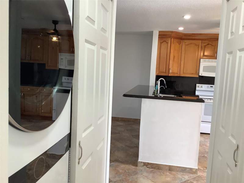 2 bedroom Villa at 6699 Moonlit Drive, Camelot Village Sec 1, Delray Beach — photo 4