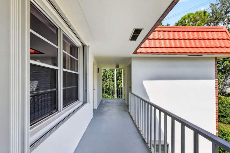 2 bedroom Condominium at 1225 NW 21st Street #32-3208, Vista Del Lago Condo, Stuart — photo 3