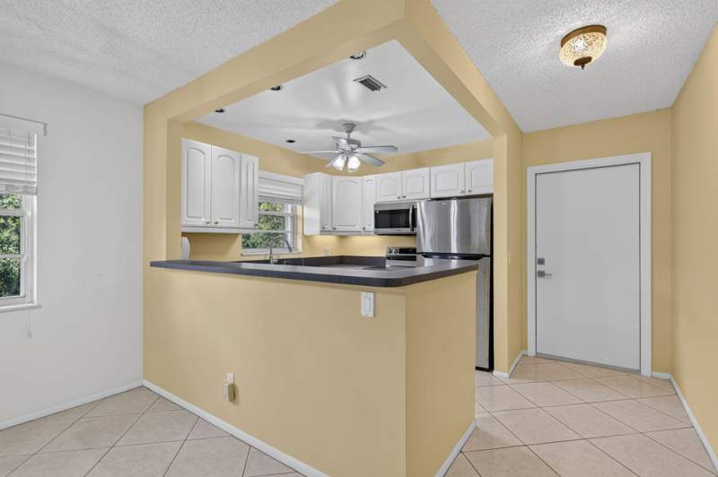 2 bedroom Condominium at 1225 NW 21st Street #32-3208, Vista Del Lago Condo, Stuart — photo 5