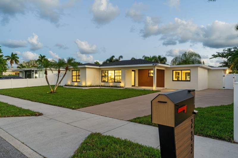 3 bedroom Single Family Residence at 223 Vanderbilt Drive, College Park Add 1, Lake Worth — photo 2