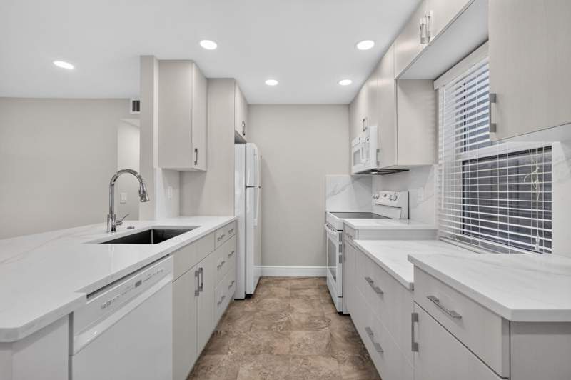 2 bedroom Condominium at 883 Normandy Trail, Kings Point, Delray Beach — photo 4