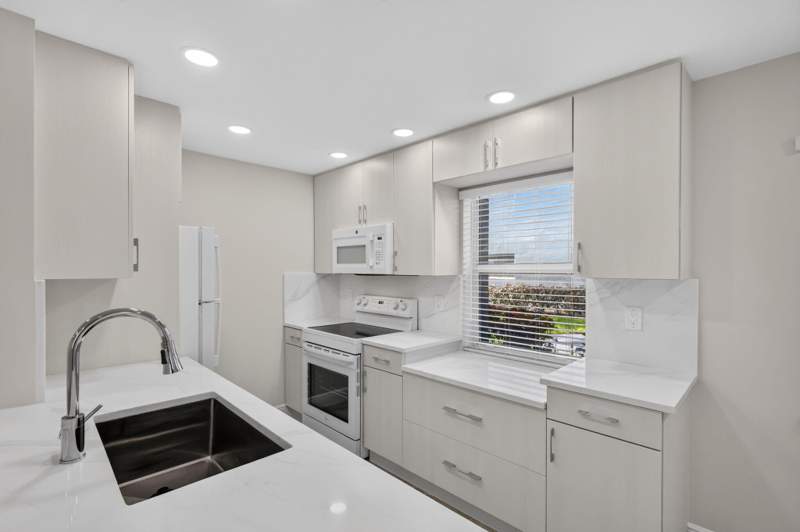 2 bedroom Condominium at 883 Normandy Trail, Kings Point, Delray Beach — photo 2