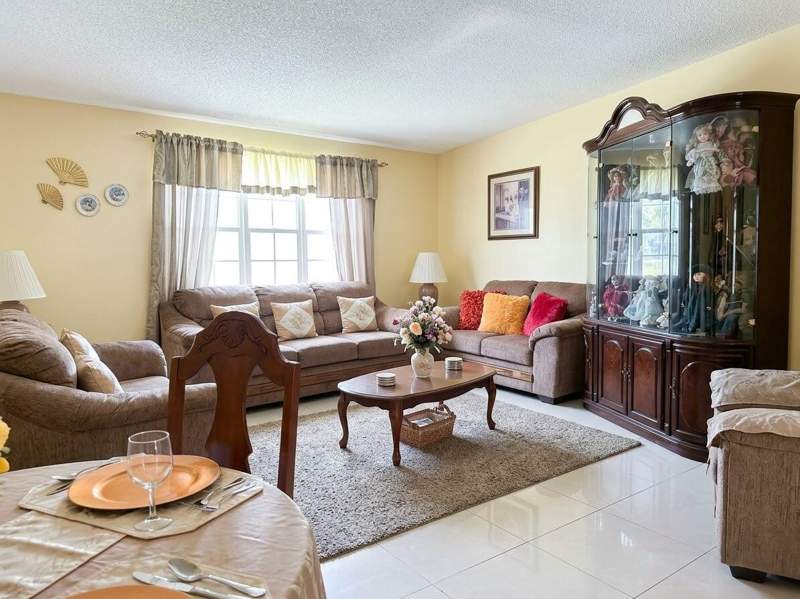 3 bedroom Townhouse at 5846 Blueberry Court #69, Blueberry Hill II Condo, Lauderhill — photo 3
