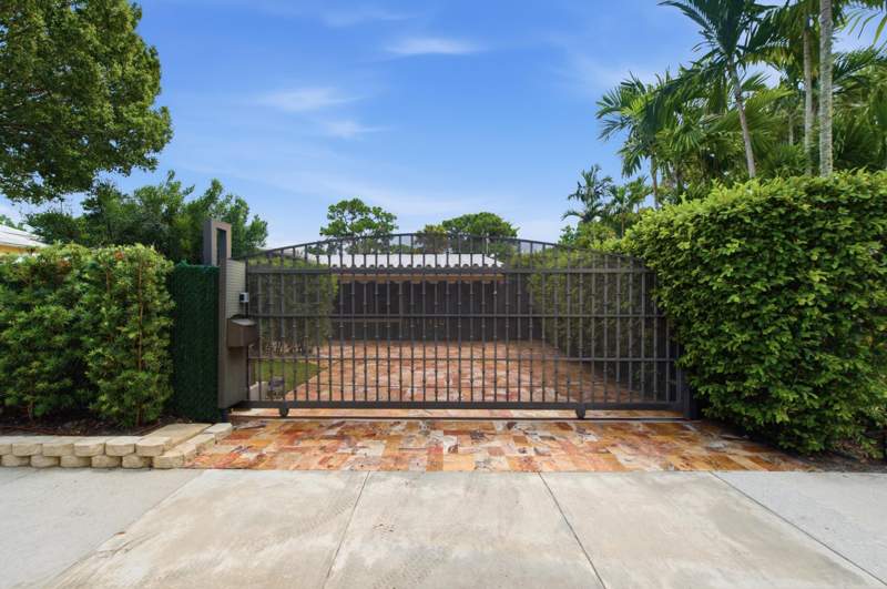 2 bedroom Single Family Residence at 1110 SW 18th Court, River Oaks, Fort Lauderdale — photo 2