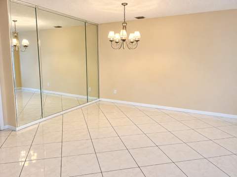 5253 Brisata Circle #F, Boynton Beach FL - photo 7 of 32