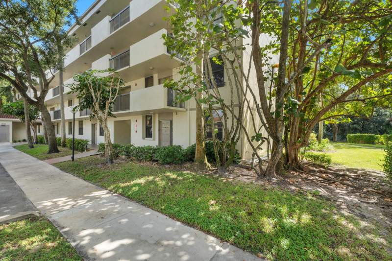 2 bedroom Condominium at 2908 S Carambola Circle #106, Applewood Village Iv-B Condo, Coconut Creek — photo 4