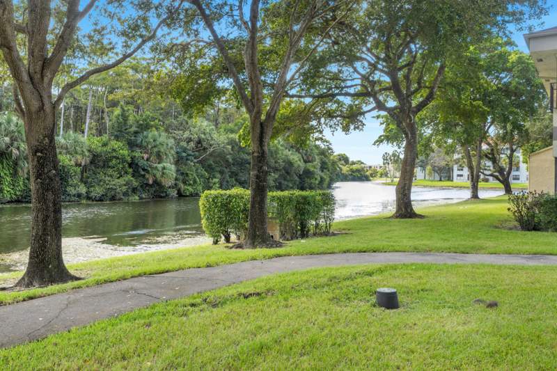 2 bedroom Condominium at 2908 S Carambola Circle #106, Applewood Village Iv-B Condo, Coconut Creek — photo 5