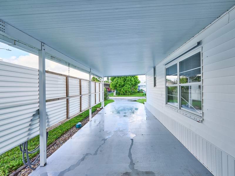 2 bedroom Manufactured Home at 8421 SE Skylark Avenue, Ridgeway, Hobe Sound — photo 3