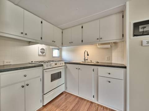 8421 SE Skylark Avenue, Hobe Sound FL - photo 9 of 54