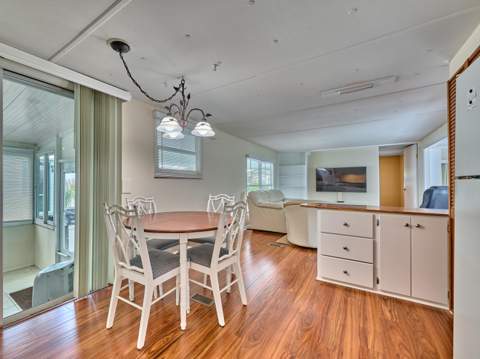 8421 SE Skylark Avenue, Hobe Sound FL - photo 11 of 54
