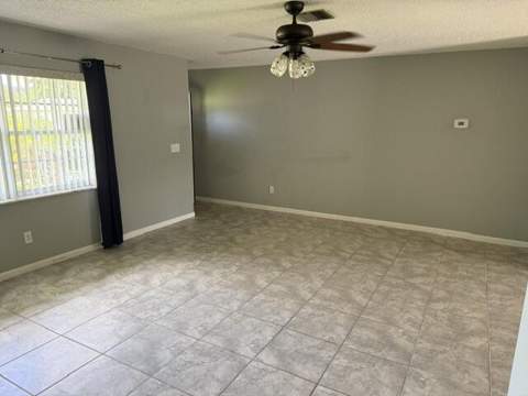 262 NE Brunson Court, Port St. Lucie FL - photo 10 of 17