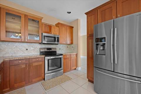 7639 Northtree Club Drive, Greenacres FL - photo 7 of 38