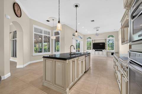 10625 Oak Meadow Lane, Lake Worth FL - photo 17 of 69