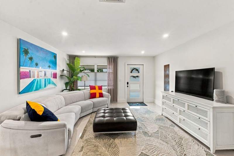 2 bedroom Single Family Residence at 2021 SW 18th Drive, Palm Beach Leisureville Sec 10, Boynton Beach — photo 4