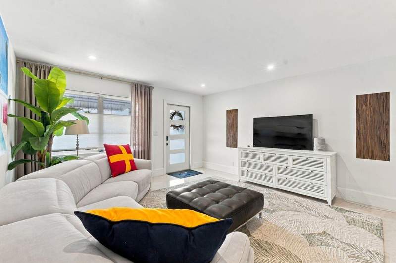 2 bedroom Single Family Residence at 2021 SW 18th Drive, Palm Beach Leisureville Sec 10, Boynton Beach — photo 5