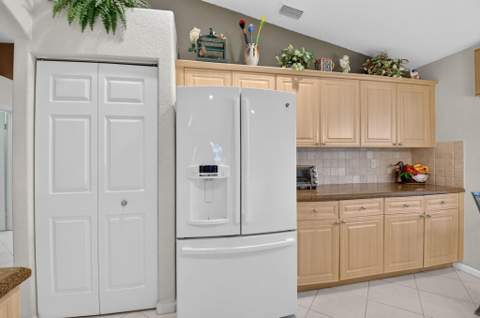 6552 Lucaya Avenue, Boynton Beach FL - photo 17 of 84