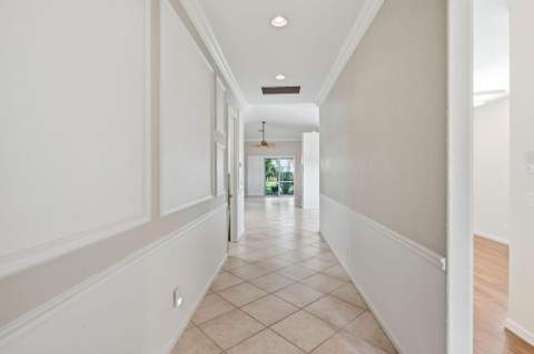 9299 Sapphire Cove Drive, West Palm Beach FL - photo 7 of 56