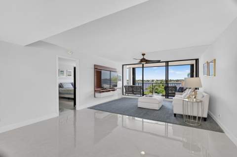 130 Lakeshore #323, North Palm Beach FL - photo 13 of 39