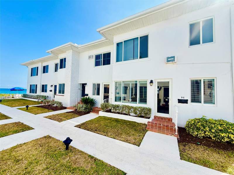 2 bedroom Stock Cooperative at 1187 Hillsboro Mile #9E, Virginia Kaye, Hillsboro Beach — photo 2