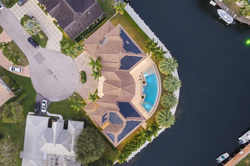 6 bedroom Single Family Residence at 3700 NE 24th Avenue, Venetian Isles 1st Sec, Lighthouse Point — photo 2