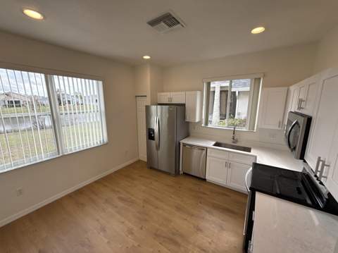 325 SW North Shore Boulevard, Port St. Lucie FL - photo 8 of 18