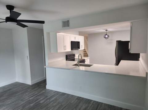 9885 Riverside Drive, Coral Springs FL - photo 7 of 25