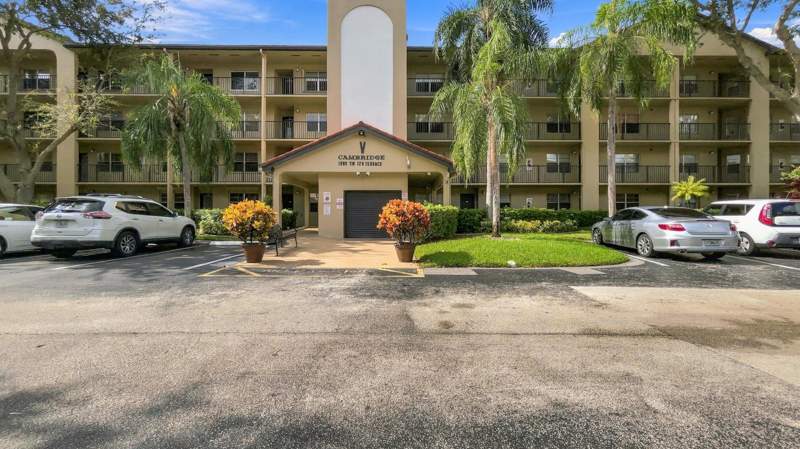 2 bedroom Condominium at 1000 SW 128th Terrace #410V, Cambridge At Century, Pembroke Pines — photo 2