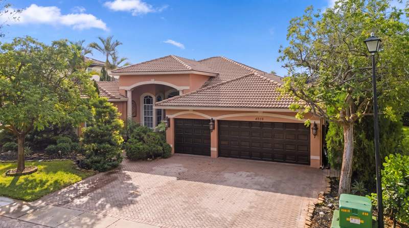 4 bedroom Single Family Residence at 4916 Forest Dale Drive, South Road Pud, Lake Worth — photo 4