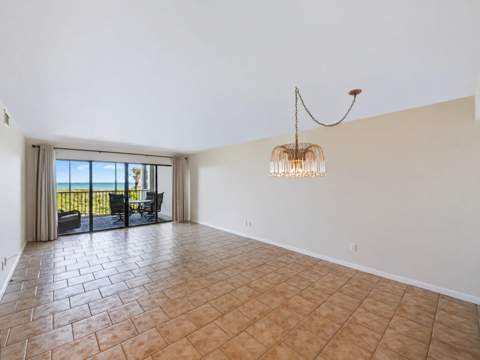 529 NE Plantation Road #105, Stuart FL - photo 11 of 36