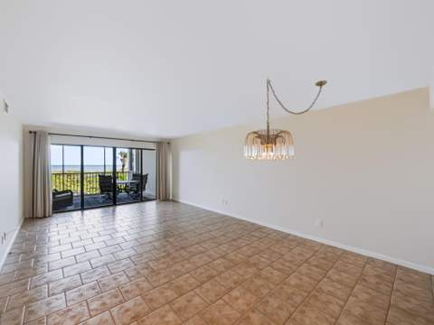 529 NE Plantation Road #105, Stuart FL - photo 12 of 36