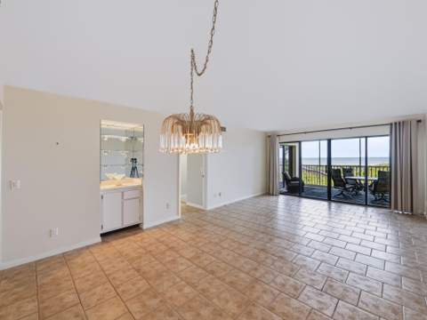 529 NE Plantation Road #105, Stuart FL - photo 13 of 36