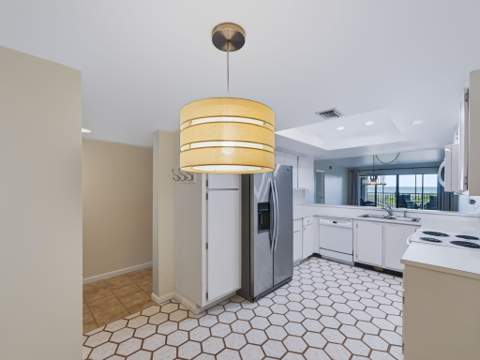 529 NE Plantation Road #105, Stuart FL - photo 6 of 36