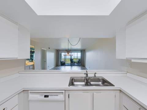 529 NE Plantation Road #105, Stuart FL - photo 8 of 36