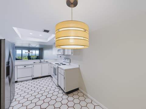 529 NE Plantation Road #105, Stuart FL - photo 10 of 36