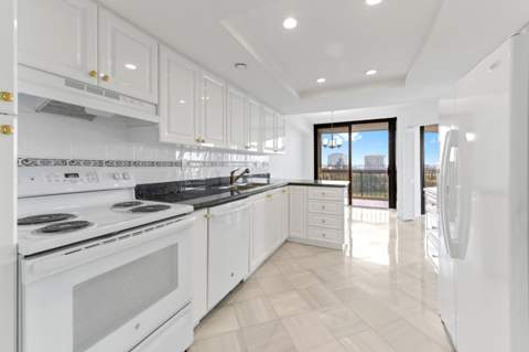 1900 Consulate Place #1004, West Palm Beach FL - photo 16 of 80