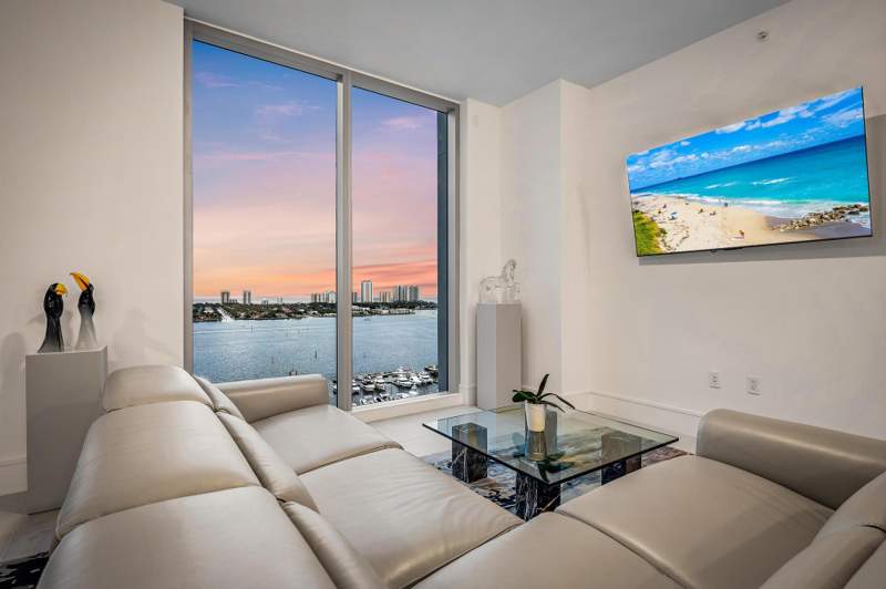 2 bedroom Condominium at 220 Lake Shore Drive #1802, Nautilus 220 Condo, Lake Park — photo 5