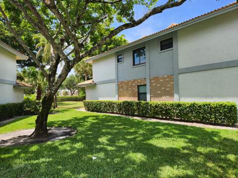 9885 Riverside Drive, Coral Springs FL - photo 13 of 25