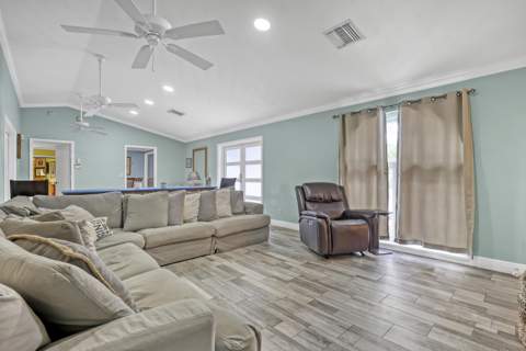799 Huff Road, Haverhill FL - photo 13 of 59