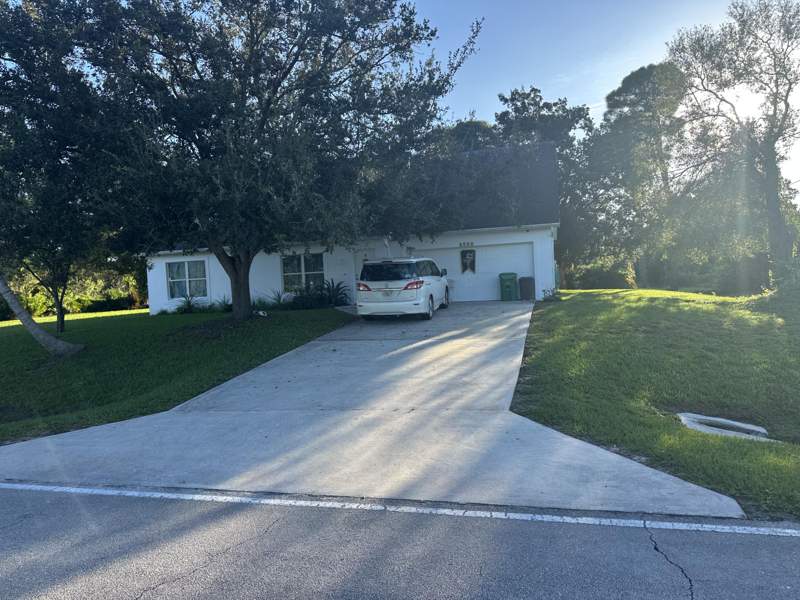 4 bedroom Single Family Residence at 6710 N Kings Highway, Lakewood Park Unit 9, Fort Pierce — photo 2