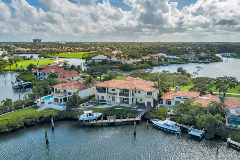 4 bedroom Single Family Residence at 16904 Passage, Jonathans Landing-Passage Islands 5, Jupiter — photo 2